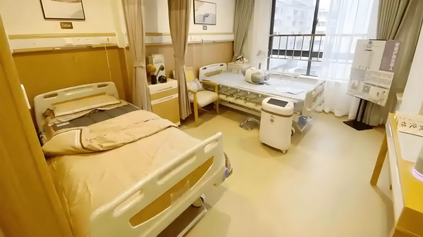 深圳积分入户加分表_程潇曾确诊精神疾病与梁朝伟传闻早真相大白 程潇曾确诊E停运造成